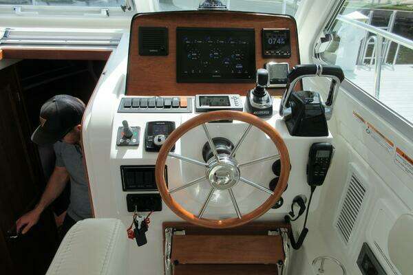 Back Cove 34O Yacht For Sale