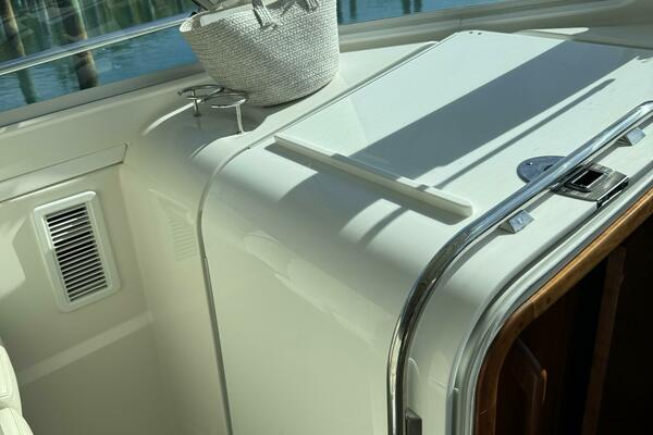 34ft Back Cove Yacht For Sale