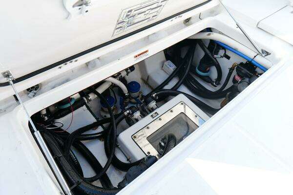 Blackfin 332 CC Yacht For Sale