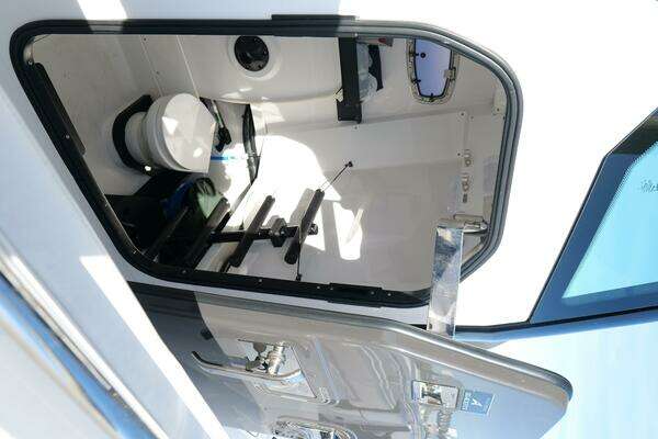 Blackfin 332 CC Yacht For Sale