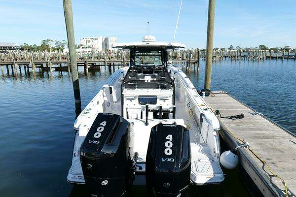 Blackfin 332 CC Yacht For Sale