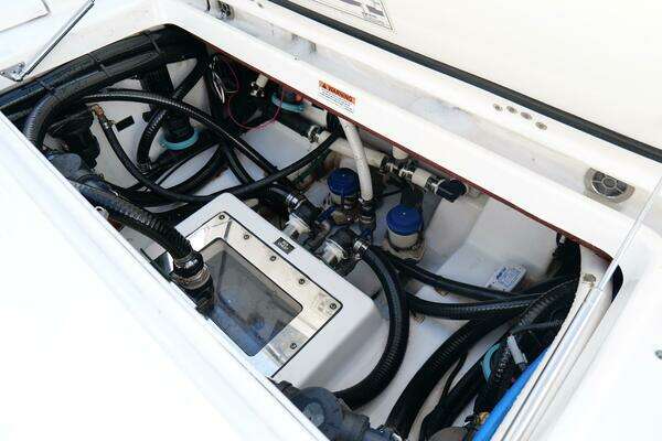 Blackfin 332 CC Yacht For Sale