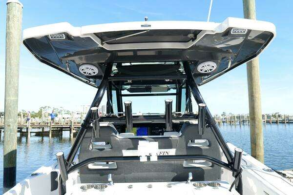 Blackfin 332 CC Yacht For Sale