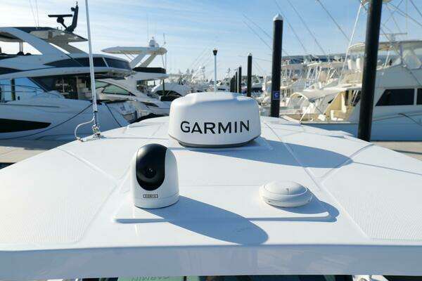 Blackfin 332 CC Yacht For Sale