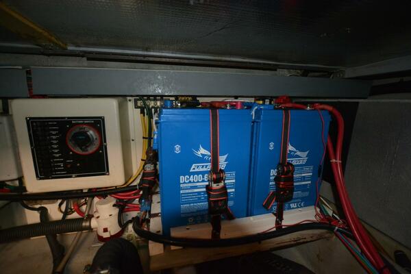 Standing By 40ft Mainship Yacht For Sale