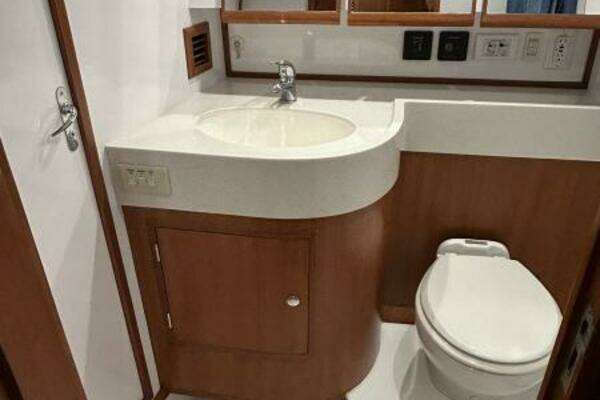 Hylas 70 Yacht For Sale