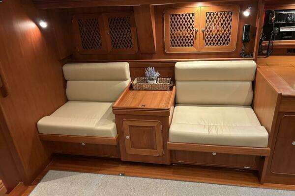 Hylas 70 Yacht For Sale