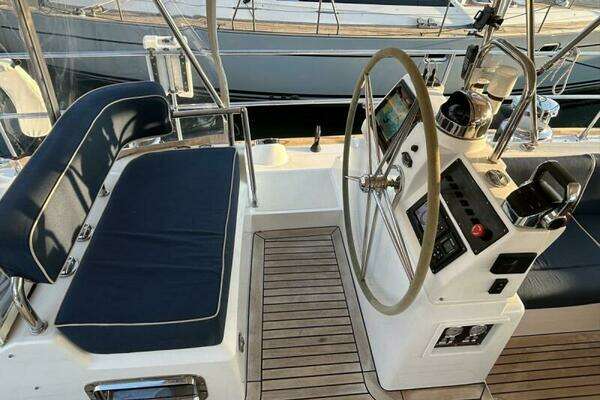 Hylas 70 Yacht For Sale