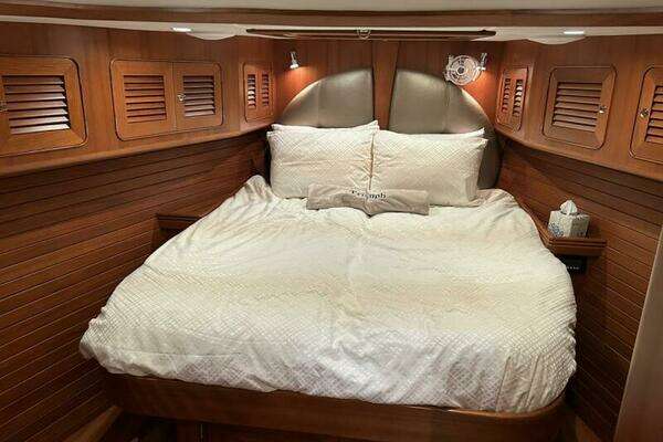 Hylas 70 Yacht For Sale