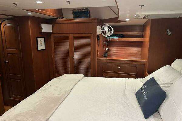 Hylas 70 Yacht For Sale
