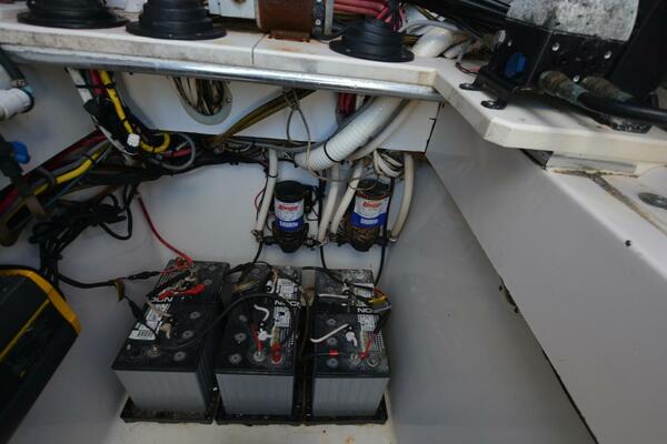 Hot Hooks 33ft Contender Yacht For Sale