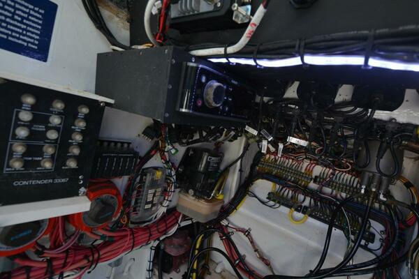 Hot Hooks 33ft Contender Yacht For Sale