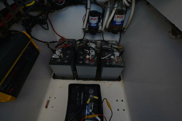 Hot Hooks 33ft Contender Yacht For Sale