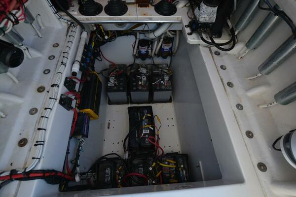 Hot Hooks 33ft Contender Yacht For Sale