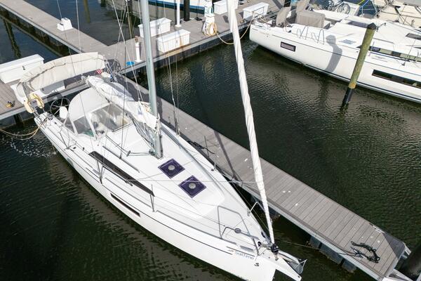 30ft Beneteau Yacht For Sale