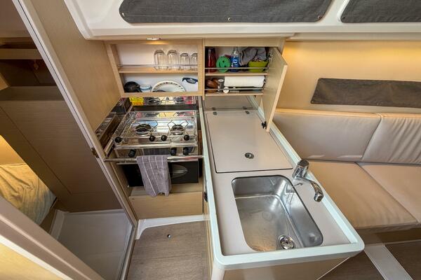 30ft Beneteau Yacht For Sale