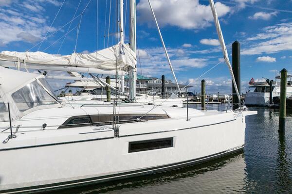 30ft Beneteau Yacht For Sale