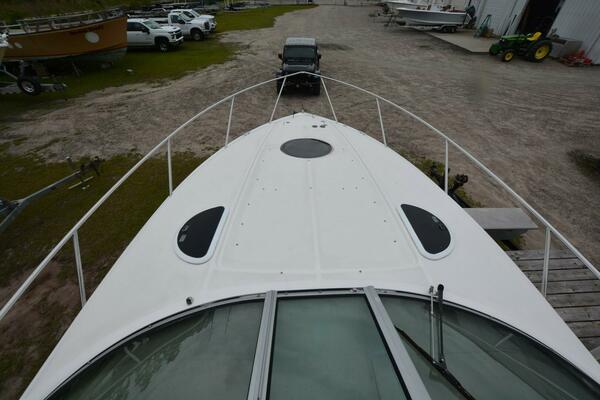 Mountaineer Mayhem 33ft Regal Yacht For Sale