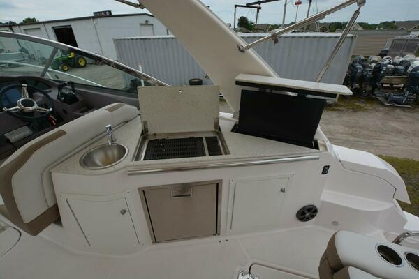Mountaineer Mayhem 33ft Regal Yacht For Sale