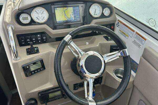 Photo of the 2017 Regal 28 Express