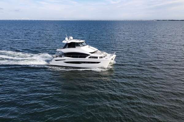 Aquila 54 Yacht For Sale