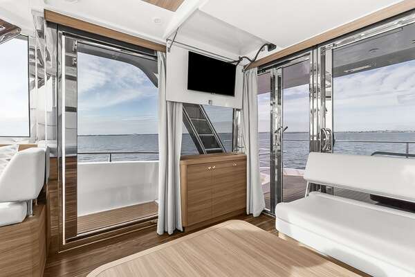 Aquila 54 Yacht For Sale