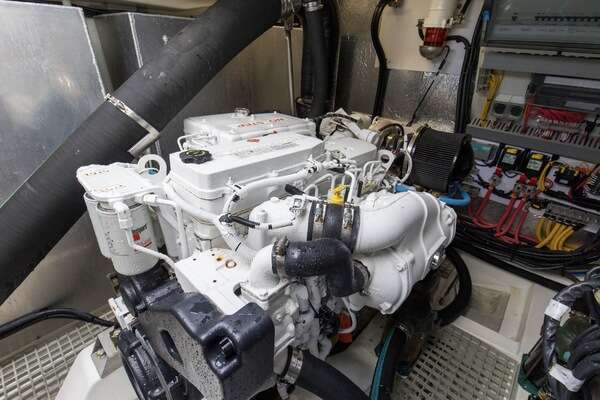 Aquila 54 Yacht For Sale