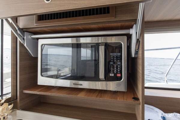 Aquila 54 Yacht For Sale