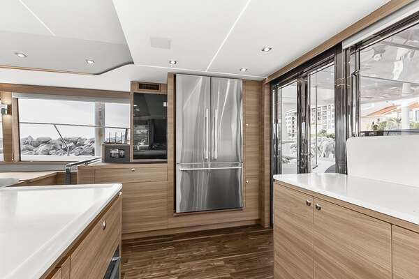 Aquila 54 Yacht For Sale