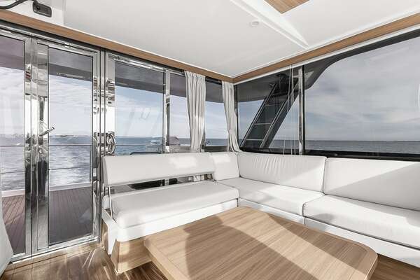 Aquila 54 Yacht For Sale