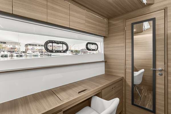 Aquila 54 Yacht For Sale