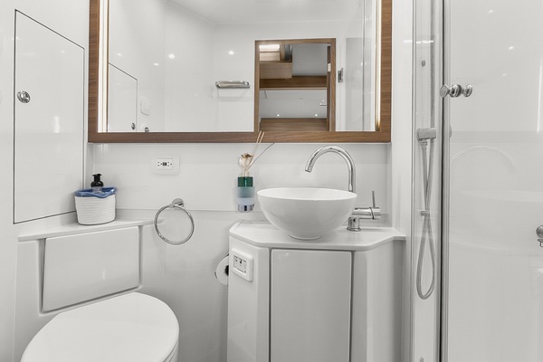 54ft Aquila Yacht For Sale