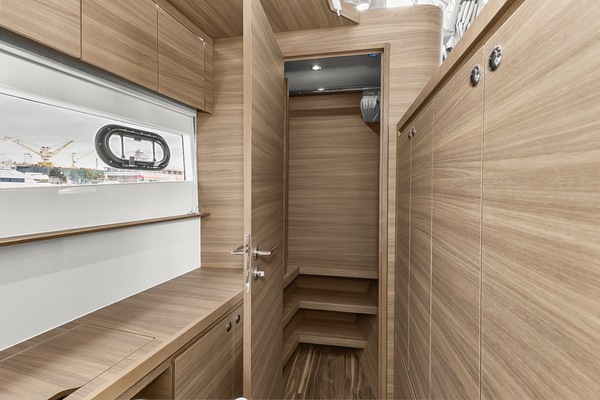 54ft Aquila Yacht For Sale