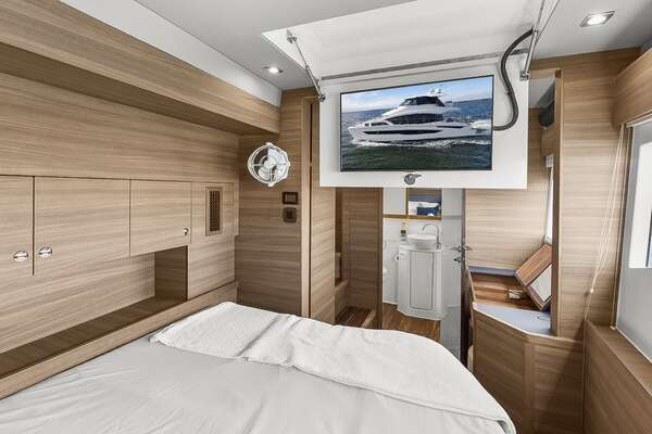 Aquila 54 Yacht For Sale