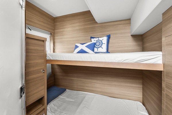 54ft Aquila Yacht For Sale