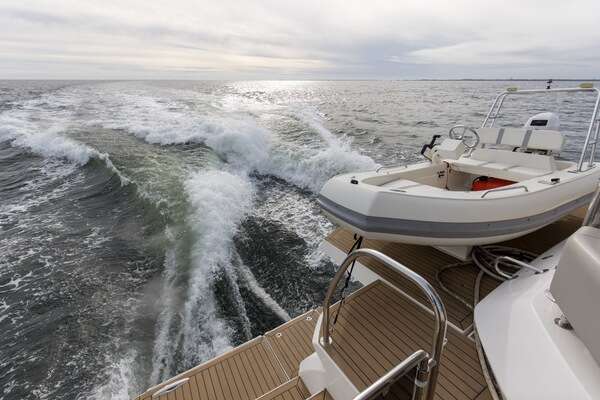 Aquila 54 Yacht For Sale