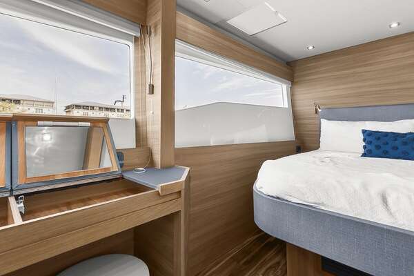 Aquila 54 Yacht For Sale