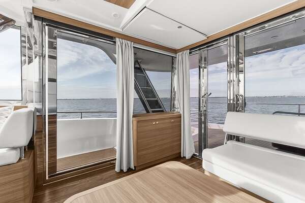 Aquila 54 Yacht For Sale