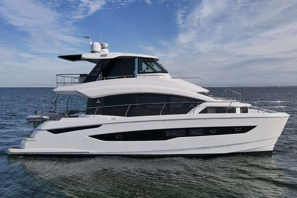 Aquila 54 Yacht For Sale