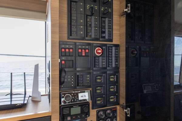 Aquila 54 Yacht For Sale