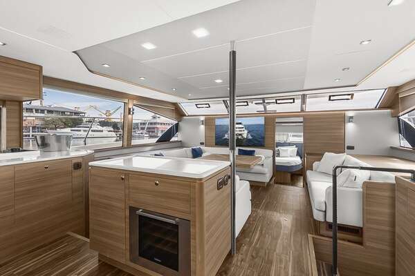 Aquila 54 Yacht For Sale