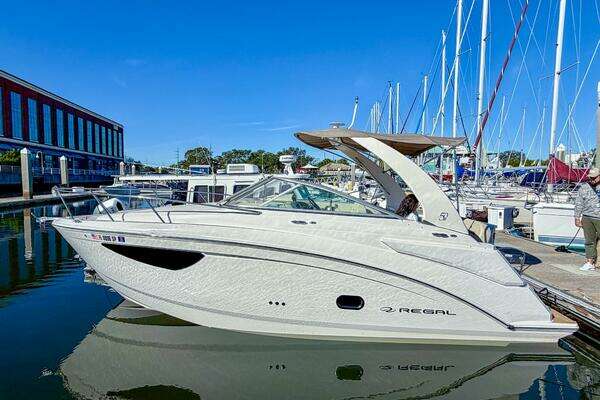 27-ft-Regal-2020-26 Express- St. Petersburg Florida United States  yacht for sale