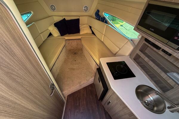 27ft Regal Yacht For Sale