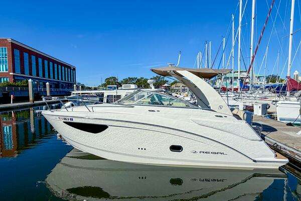 27-ft-Regal-2020-26 Express-St. Petersburg Florida United States yacht for sale
