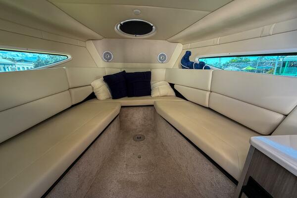 27ft Regal Yacht For Sale