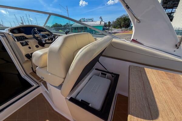 27ft Regal Yacht For Sale