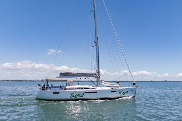 Coopers 52ft Jeanneau Yacht For Sale