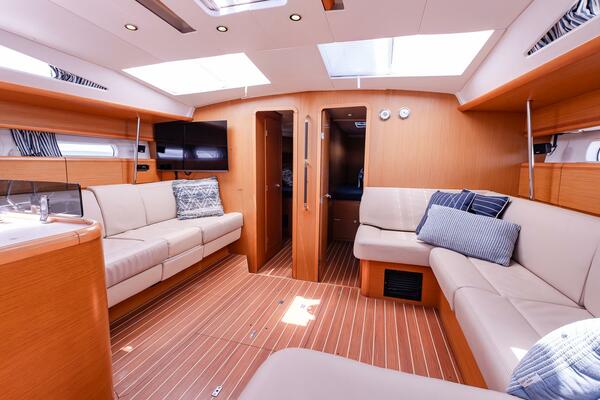 Coopers 52ft Jeanneau Yacht For Sale