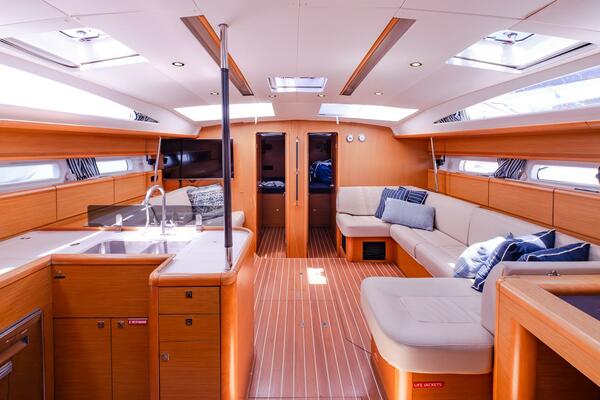 Coopers 52ft Jeanneau Yacht For Sale