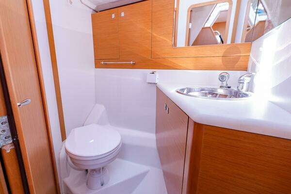 Jeanneau Sun Odyssey 53 Yacht For Sale